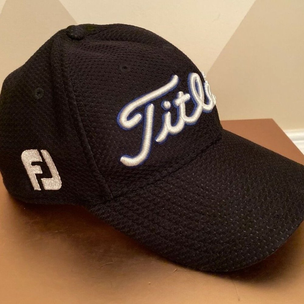 Titleist Golf Mesh Hat Cap Pro V1 New Era S/M